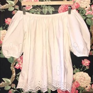 Off shoulder scalloped top